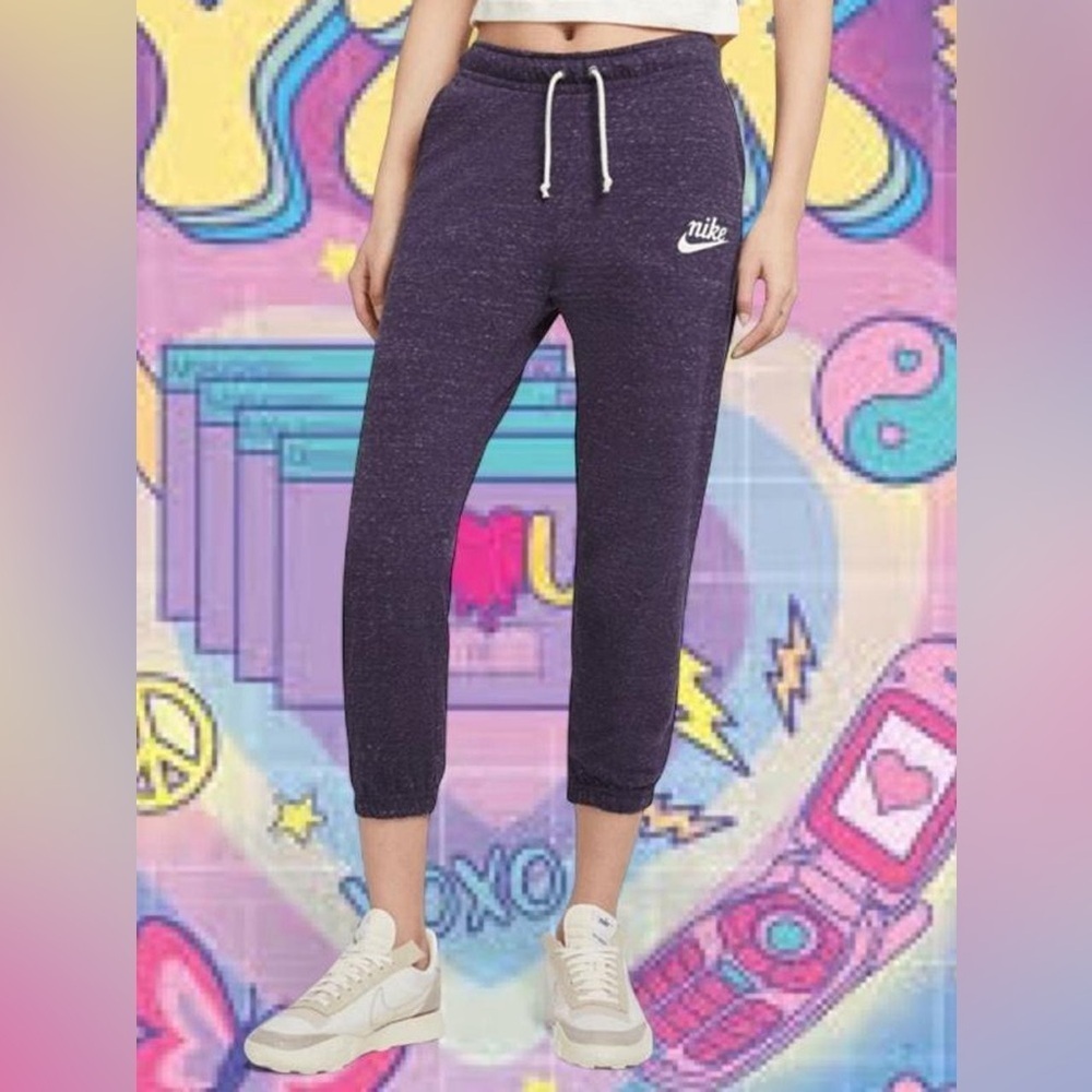 Nike Women's Purple Capris